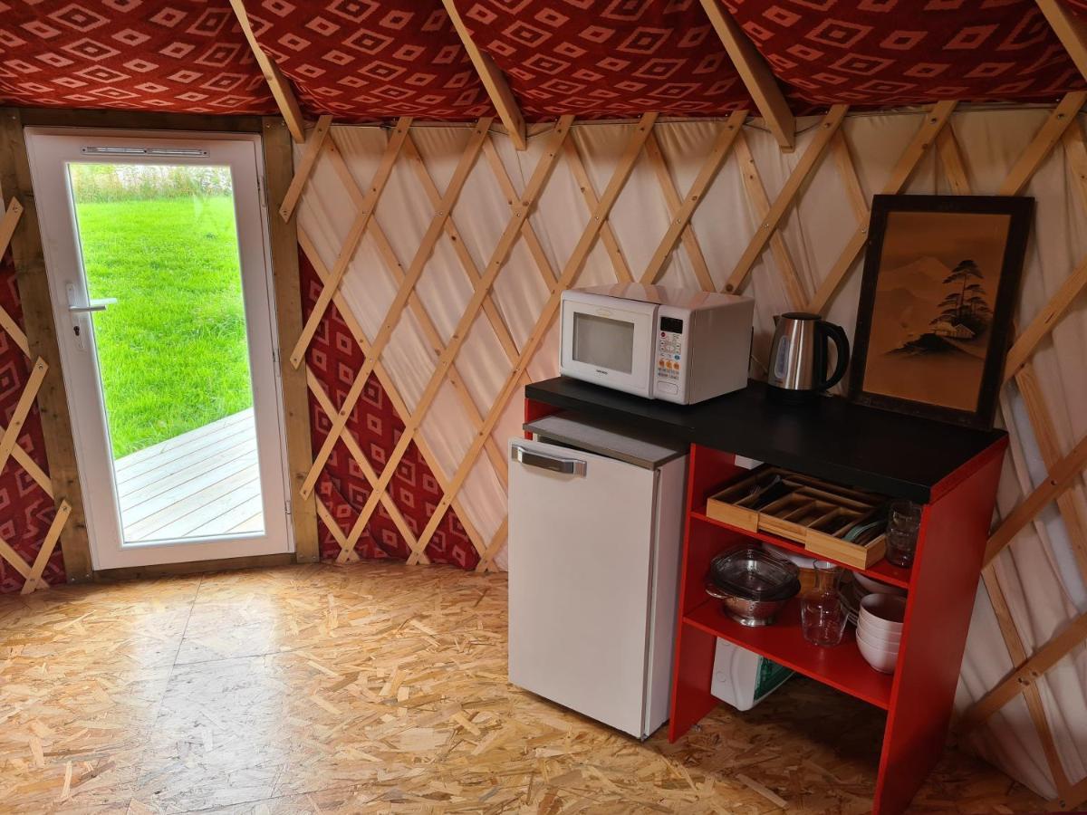 Camping A La Ferme - Hebergements Insolites Cerisy-la-Foret Exteriör bild