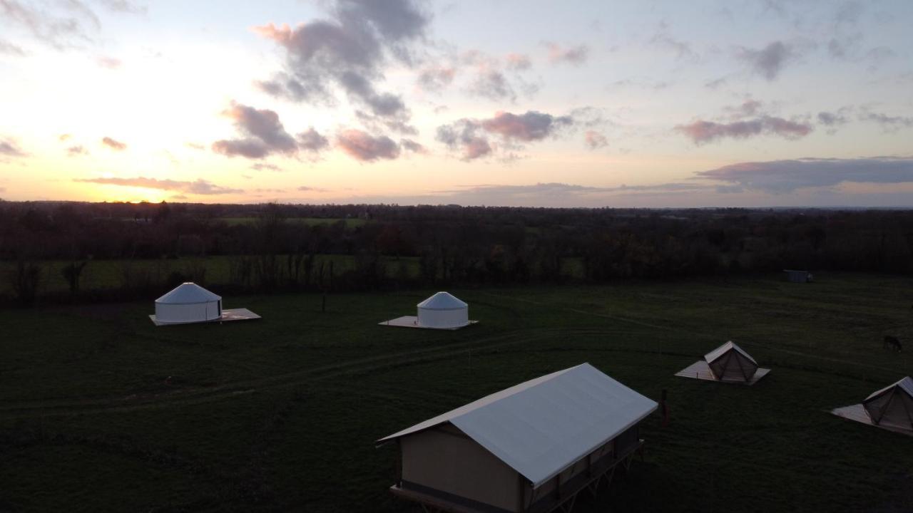 Camping A La Ferme - Hebergements Insolites Cerisy-la-Foret Exteriör bild