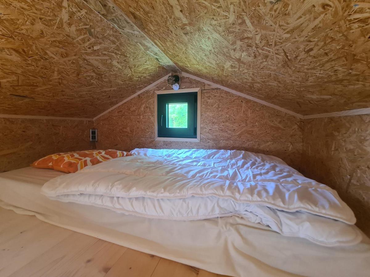 Camping A La Ferme - Hebergements Insolites Cerisy-la-Foret Exteriör bild
